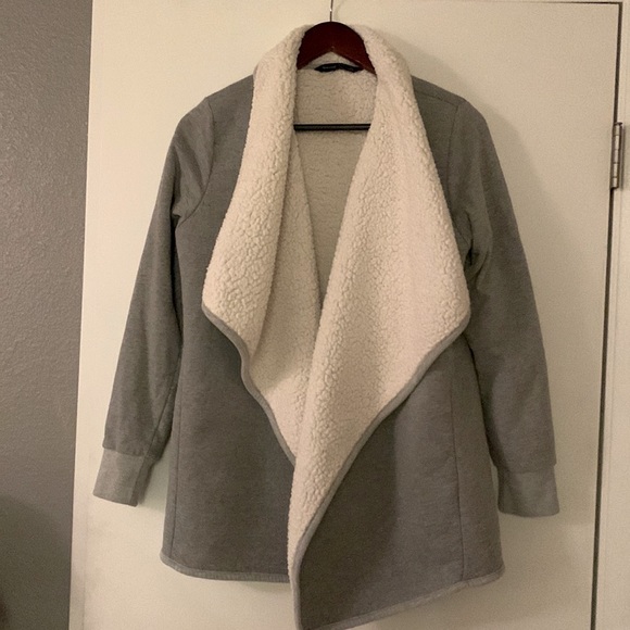 Abercrombie & Fitch Sherpa Open Front Cardigan in Grey Sz Large - Picture 2 of 5